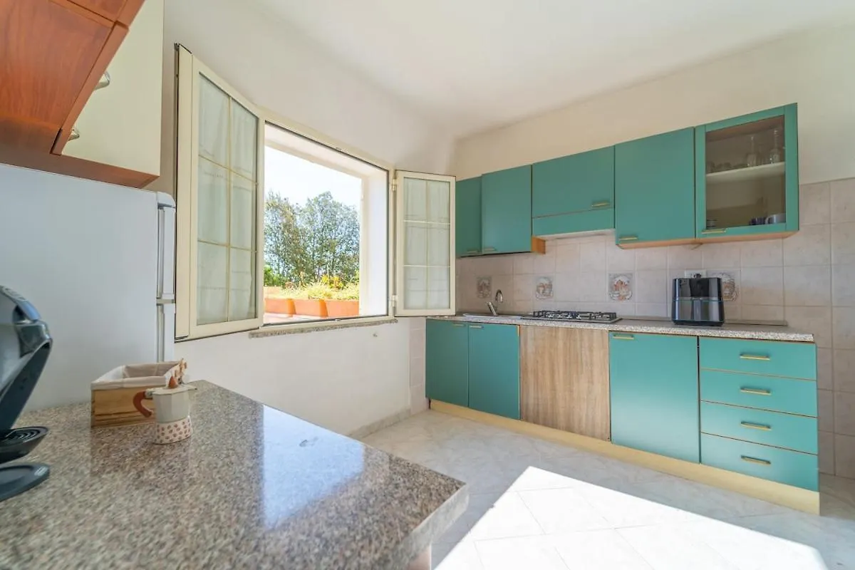 אולביה Apartment With Garden