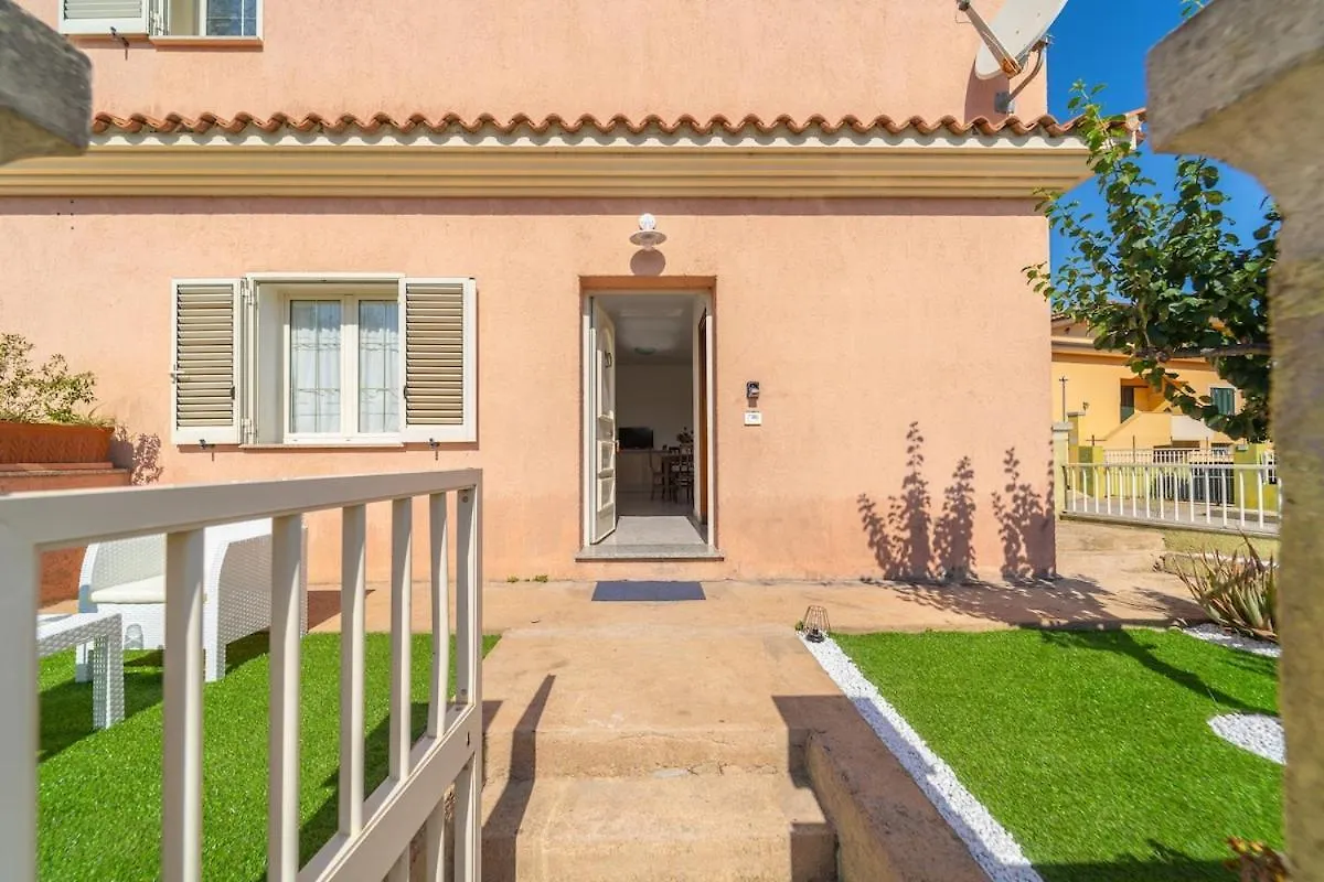 אולביה Apartment With Garden