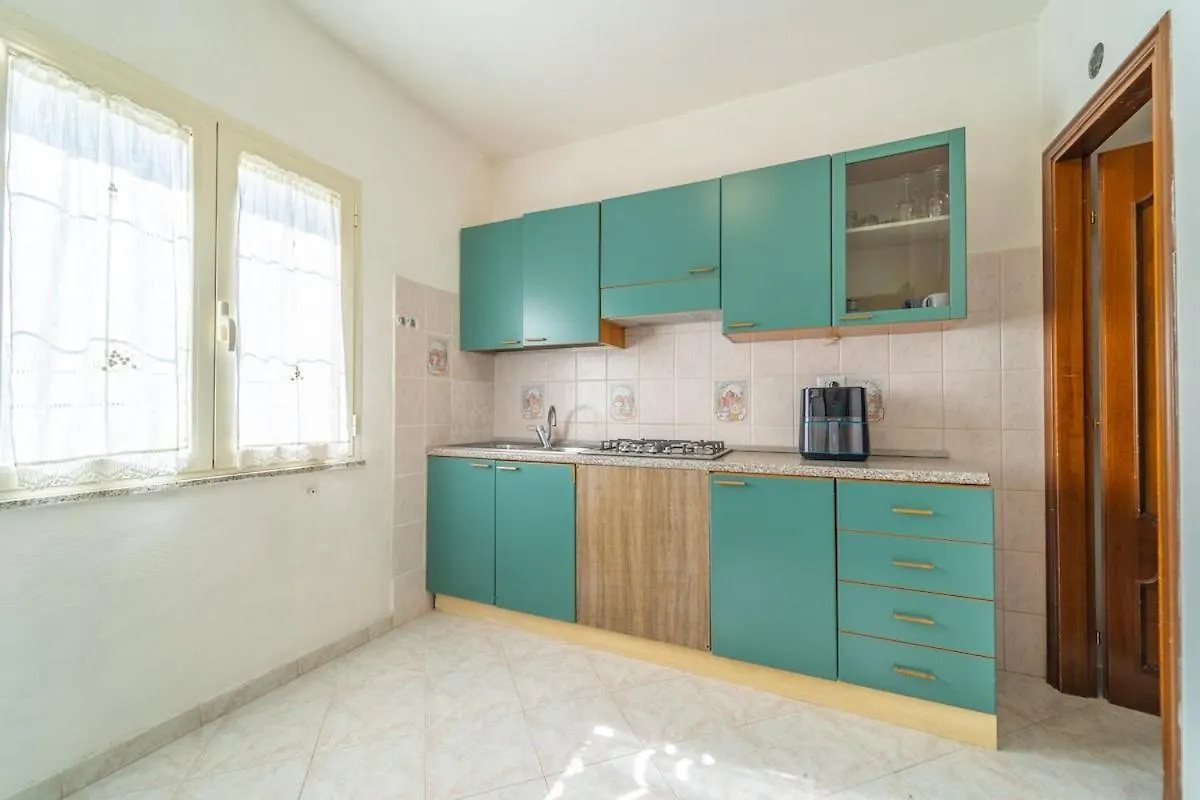 אולביה Apartment With Garden